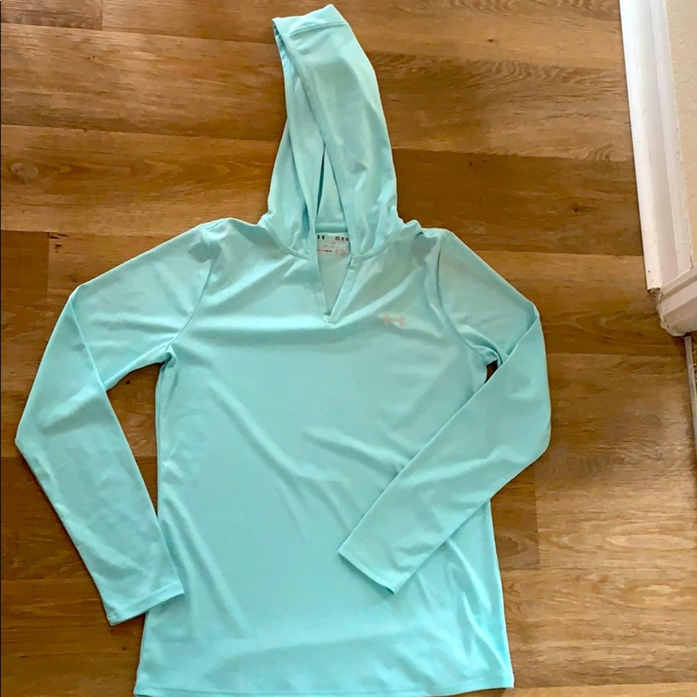 Light blue long sleeve run top
